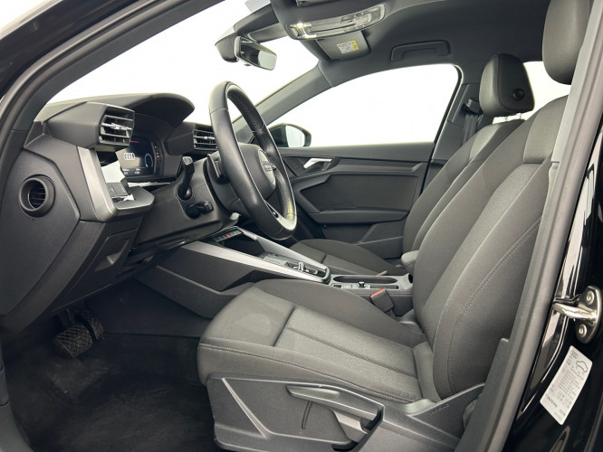 AUDI_AUDI_A3_FR2301018_3.jpg