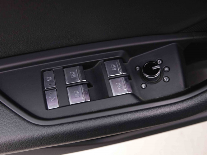 AUDI_AUDI_E_TRON_2548419_22.jpg