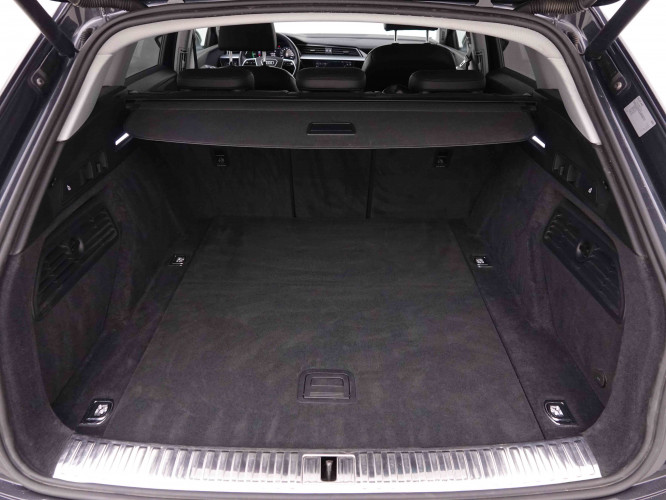 AUDI_AUDI_E_TRON_2548419_5.jpg