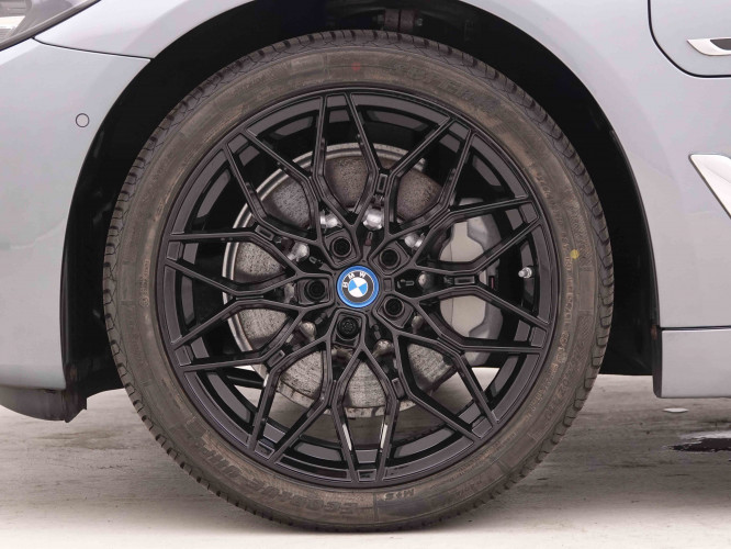 BMW_BMW_5_2548309_27.jpg