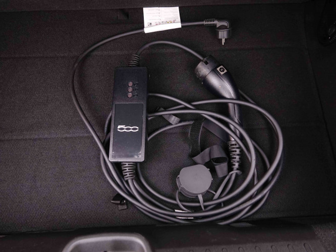 FIAT_FIAT_500E_2547209_58.jpg