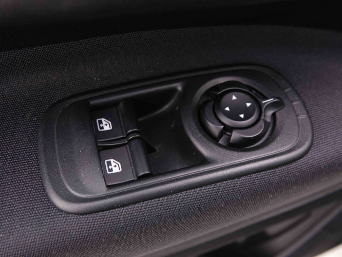 FIAT_FIAT_500E_2547210_17.jpg