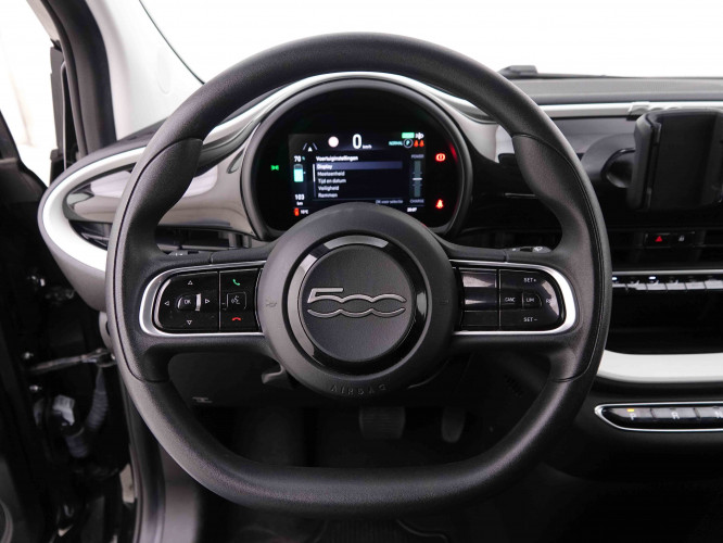 FIAT_FIAT_500E_2548464_10.jpg