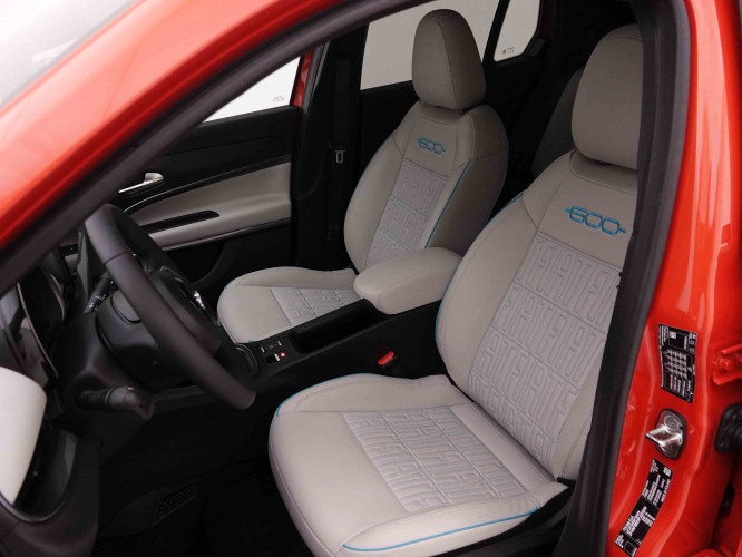 FIAT_FIAT_600_2547767_8.jpg