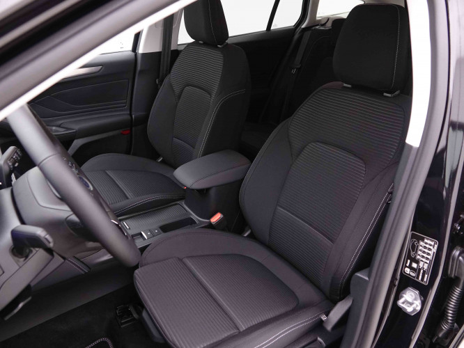 FORD_FORD_FOCUS_2444380_6.jpg