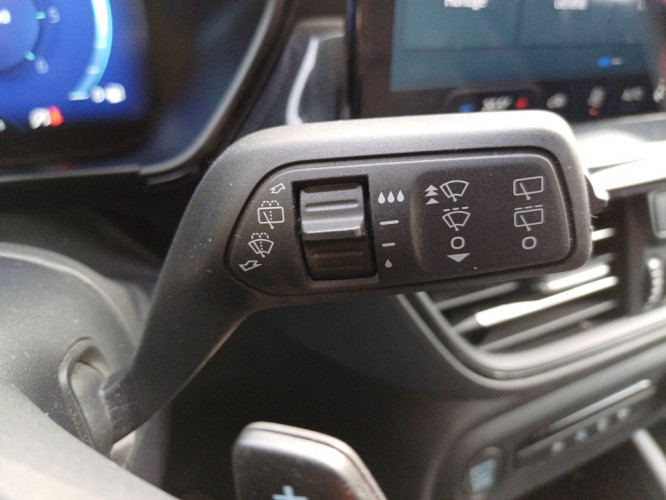 FORD_FORD_FOCUS_FR2300793_12.jpg