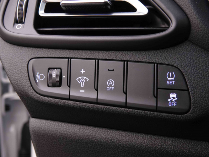 HYUNDAI_HYUNDAI_I30_2548198_8.jpg