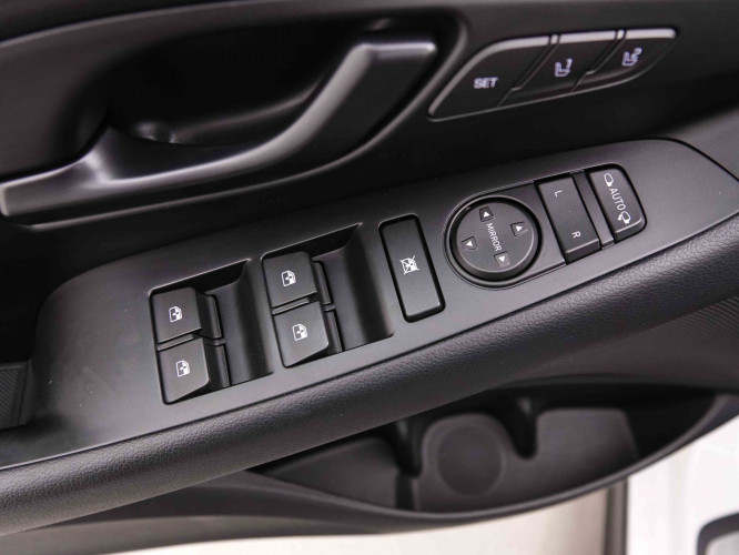 HYUNDAI_HYUNDAI_I30_2548208_31.jpg