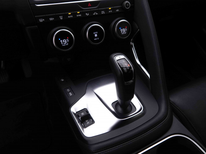 JAGUAR_JAGUAR_E_PACE_2446043_14.jpg