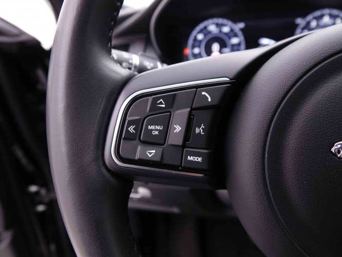 JAGUAR_JAGUAR_E_PACE_2446043_17.jpg