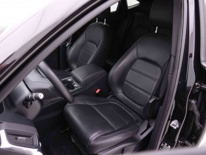 JAGUAR_JAGUAR_E_PACE_2446043_7.jpg