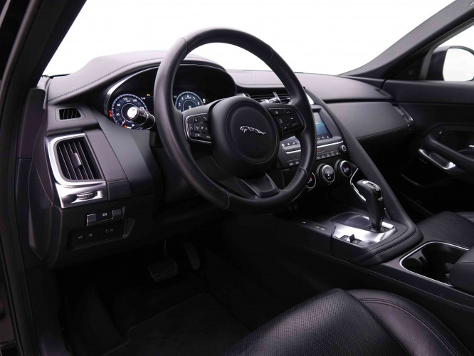 JAGUAR_JAGUAR_E_PACE_2446043_8.jpg