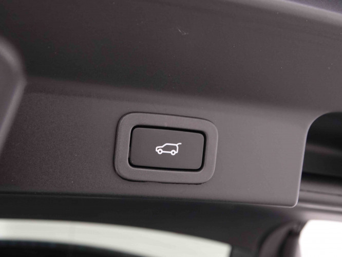 JAGUAR_JAGUAR_F_PACE_2547357_7.jpg