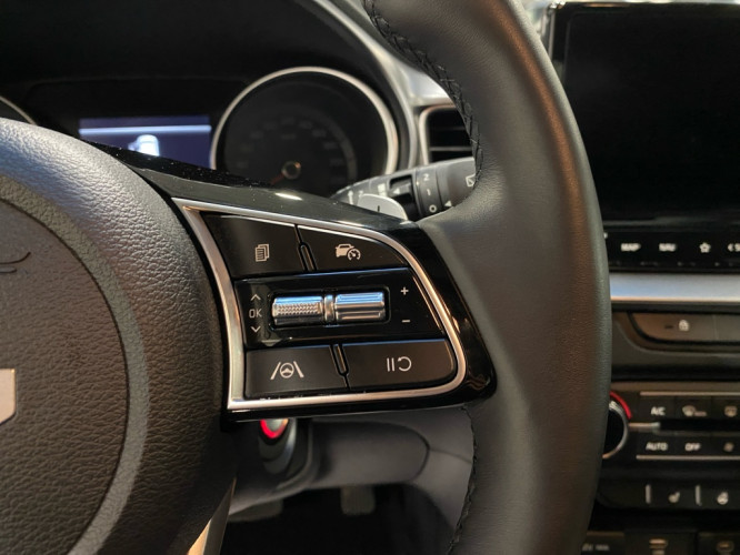 KIA_KIA_CEED_FR2300853_16.jpg