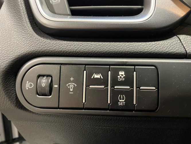 KIA_KIA_CEED_FR2300853_8.jpg