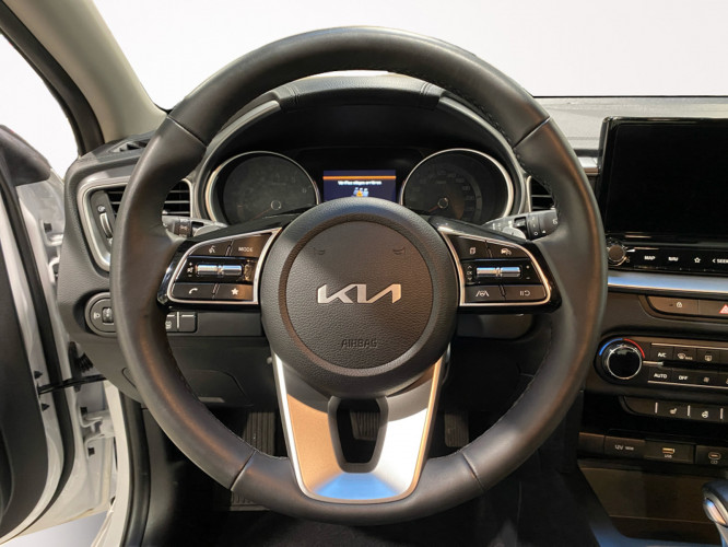 KIA_KIA_CEED_FR2300853_9.jpg
