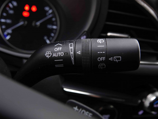 MAZDA_MAZDA_3_2446864_18.jpg