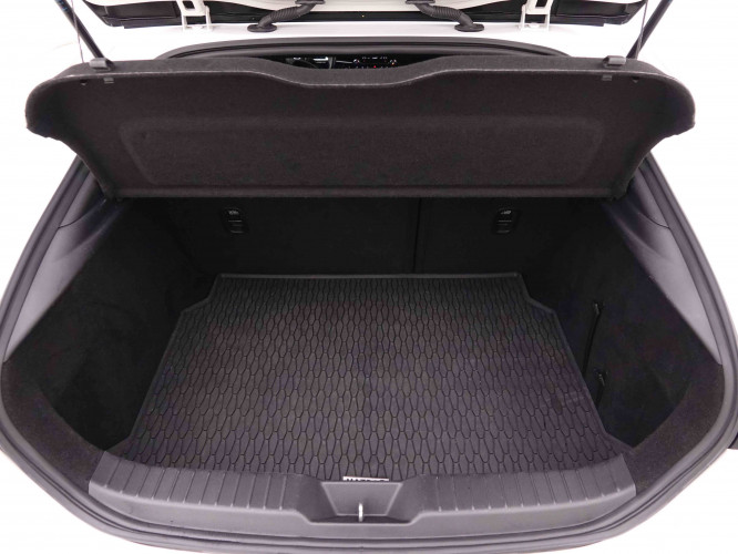MAZDA_MAZDA_3_2446864_5.jpg