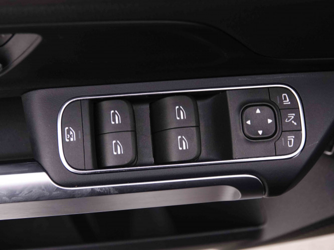 MERCEDES_MERCEDES_EQB_2548010_23.jpg