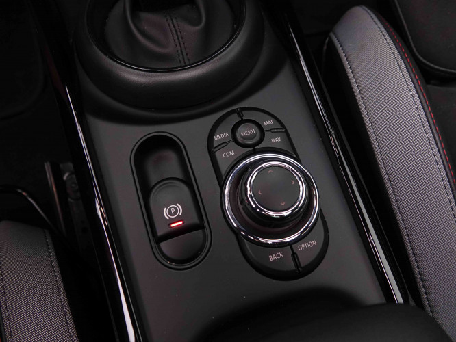 MINI_MINI_CLUBMAN_2548547_20.jpg