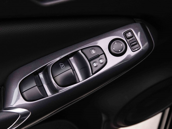 NISSAN_NISSAN_JUKE_2547617_17.jpg