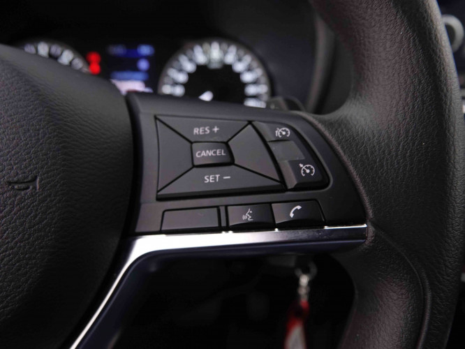 NISSAN_NISSAN_JUKE_2547620_16.jpg
