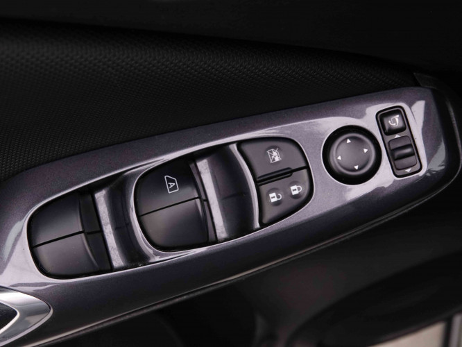 NISSAN_NISSAN_JUKE_2547621_18.jpg