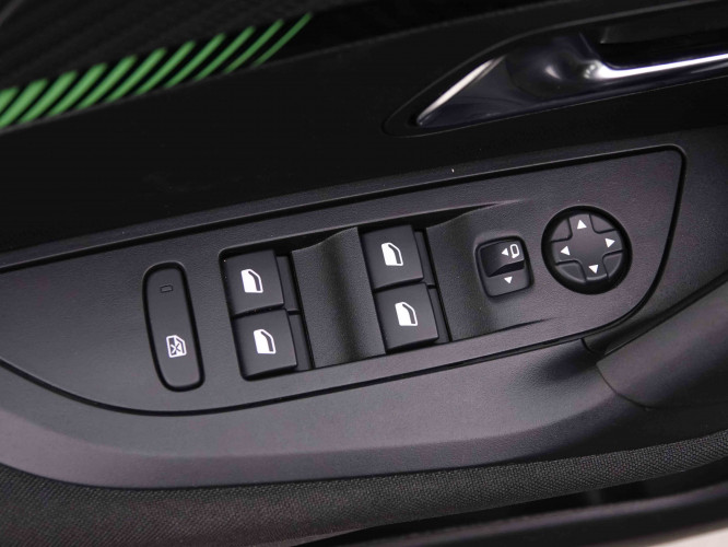 PEUGEOT_PEUGEOT_2008_2547557_21.jpg