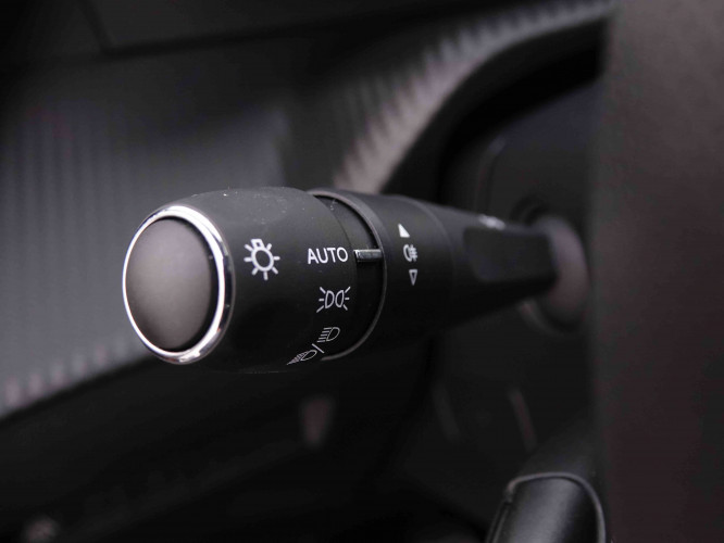 PEUGEOT_PEUGEOT_2008_2547571_15.jpg
