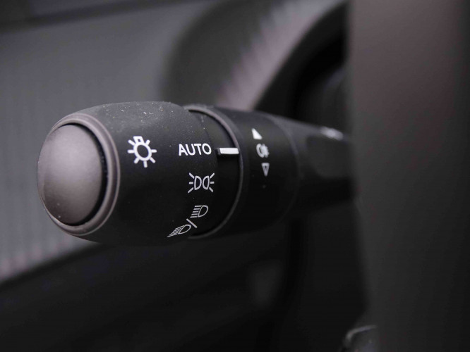 PEUGEOT_PEUGEOT_2008_2548140_15.jpg