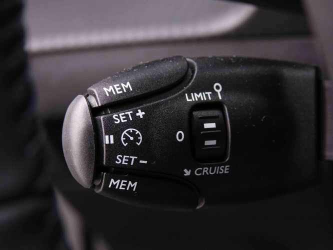 PEUGEOT_PEUGEOT_2008_2548140_17.jpg