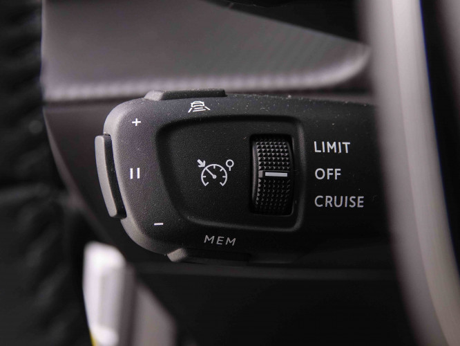 PEUGEOT_PEUGEOT_2008_2548152_17.jpg