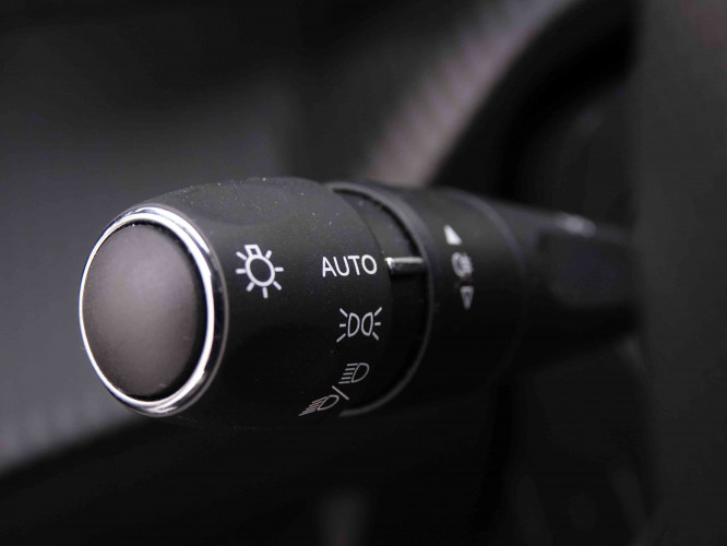PEUGEOT_PEUGEOT_208_2546921_14.jpg