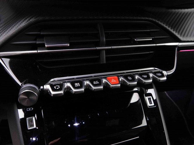 PEUGEOT_PEUGEOT_208_2546925_13.jpg