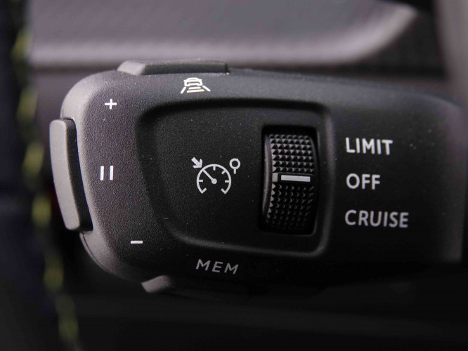 PEUGEOT_PEUGEOT_208_2546925_16.jpg