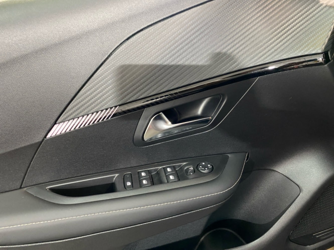 PEUGEOT_PEUGEOT_208_FR2300980_17.jpg