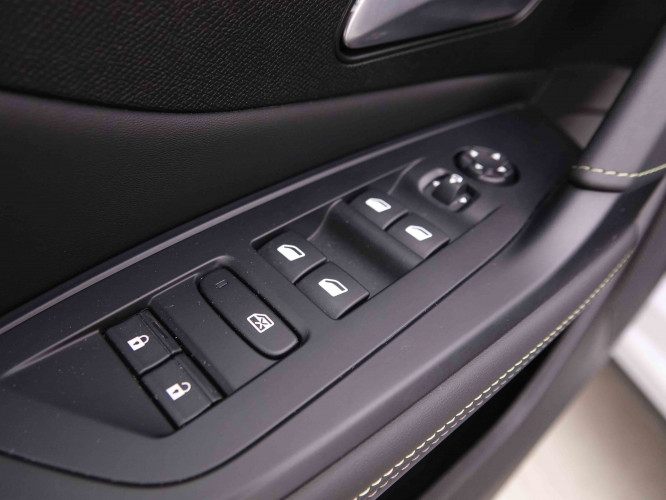 PEUGEOT_PEUGEOT_408_2548243_21.jpg