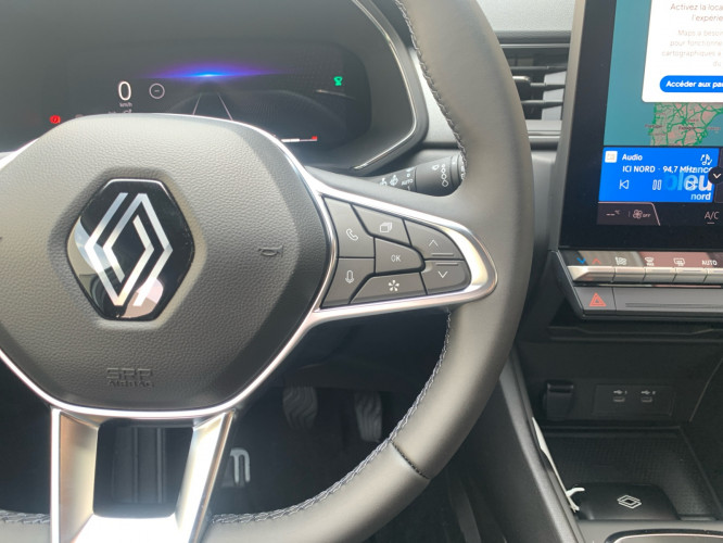 RENAULT_RENAULT_CAPTUR_FR2301042_8.jpg