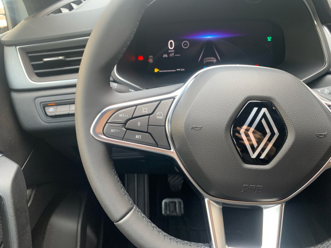 RENAULT_RENAULT_CAPTUR_FR2301042_9.jpg