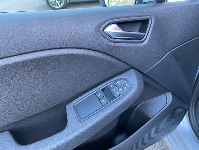 RENAULT_RENAULT_CLIO_FR2300936_17.jpg