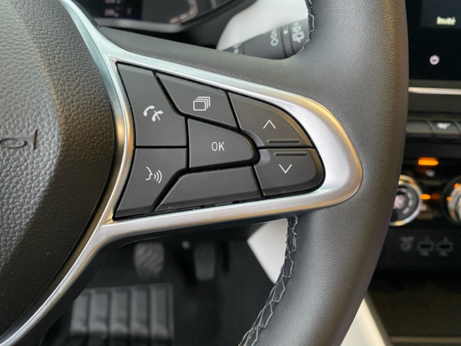 RENAULT_RENAULT_CLIO_FR2300972_37.jpg