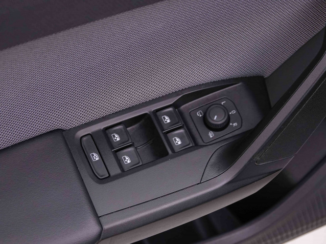 SEAT_SEAT_LEON_2547764_43.jpg