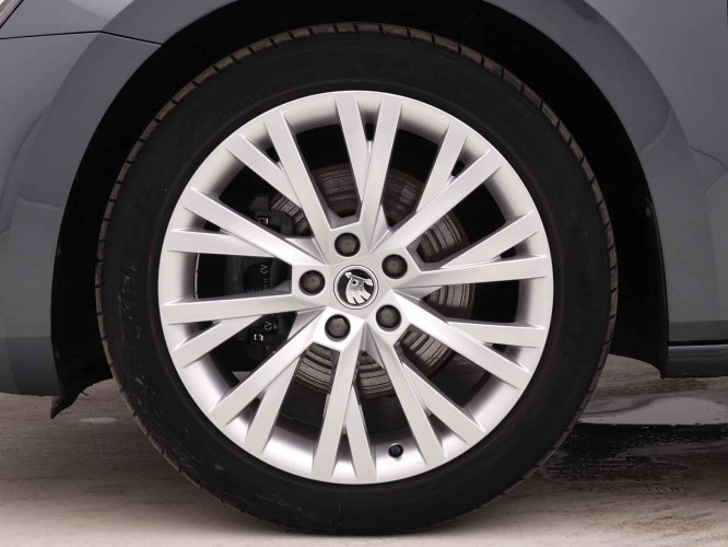 SKODA_SKODA_SUPERB_2547327_21.jpg