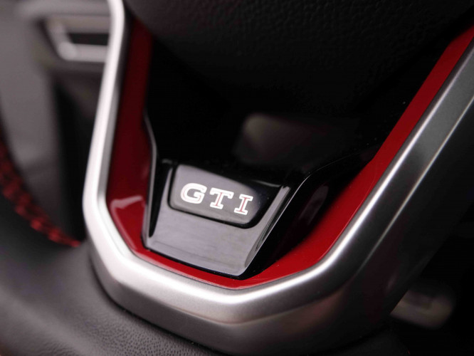 VOLKSWAGEN_VOLKSWAGEN_GOLF GTI_2547500_24.jpg