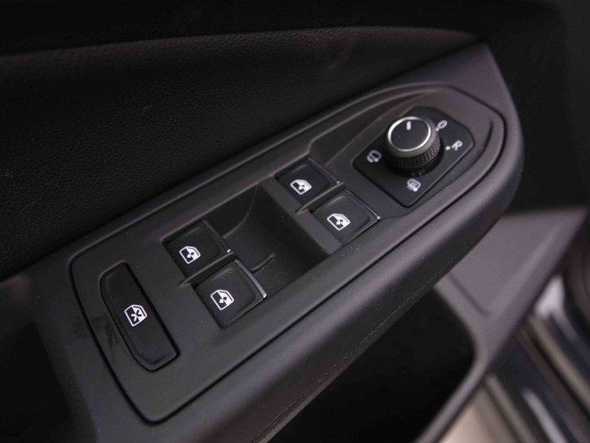 VOLKSWAGEN_VOLKSWAGEN_GOLF GTI_2547500_26.jpg