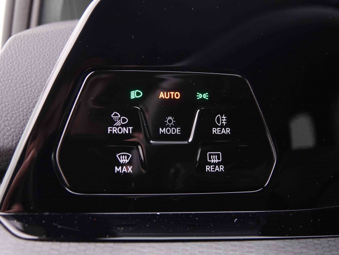 VOLKSWAGEN_VOLKSWAGEN_GOLF GTI_2548119_11.jpg