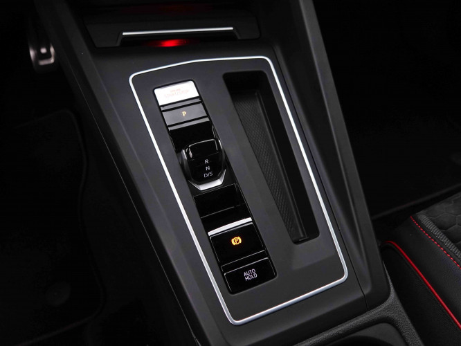 VOLKSWAGEN_VOLKSWAGEN_GOLF GTI_2548119_19.jpg
