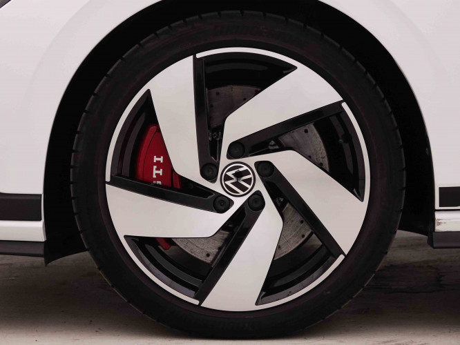 VOLKSWAGEN_VOLKSWAGEN_GOLF GTI_2548119_25.jpg