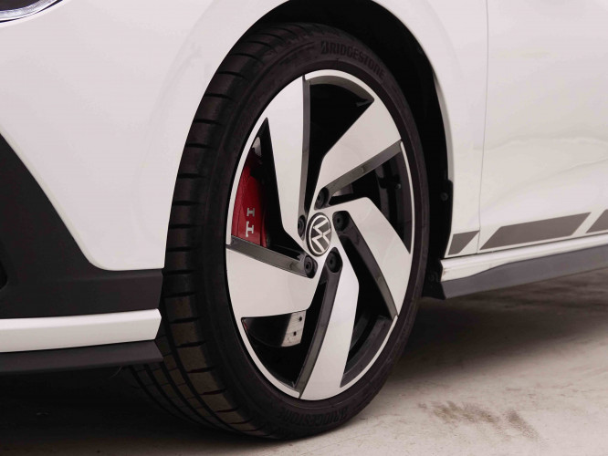VOLKSWAGEN_VOLKSWAGEN_GOLF GTI_2548119_26.jpg