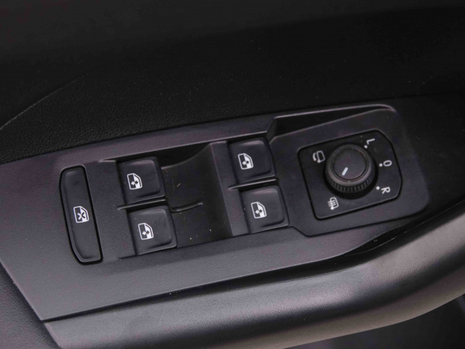 VOLKSWAGEN_VOLKSWAGEN_T_CROSS_2547416_18.jpg